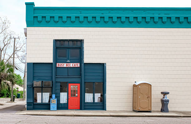 Best Porta potty delivery and setup  in Belle, MO